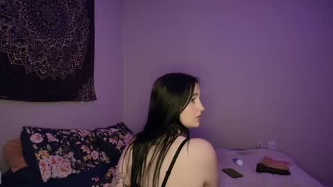 Snapshot of girlofurdreamsxxxxox chatting on 05-24-26, 01:49 Camille online show from 05-24-26, 01:49