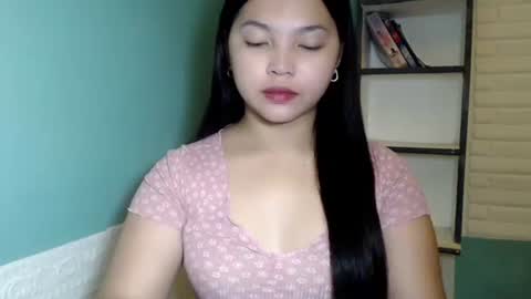 Rhaine online show from 11-28-25, 07:16