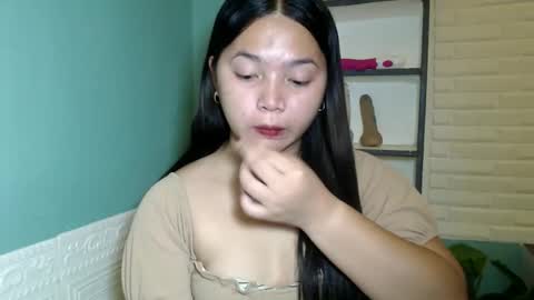 Rhaine online show from 12-19-25, 07:54