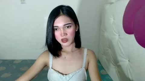 Snapshot of girlthatyouwantxx chatting on 09-22-25, 06:15 Divine online show from 09-22-25, 06:15