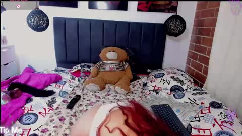 Snapshot of gisele_cedield chatting on 03-08-25, 03:28 Kylie online show from 03-08-25, 03:28