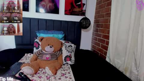 Snapshot of gisele_cedield chatting on 10-14-25, 02:23 Kylie online show from 10-14-25, 02:23