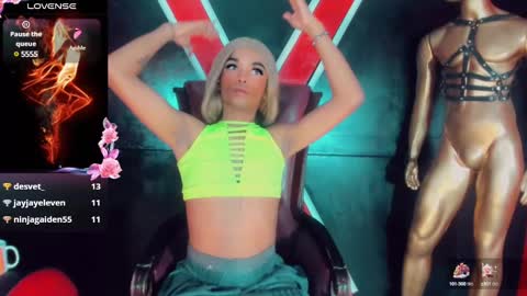 Snapshot of gisele_fox chatting on 01-07-25, 02:42 Gisel online show from 01-07-25, 02:42