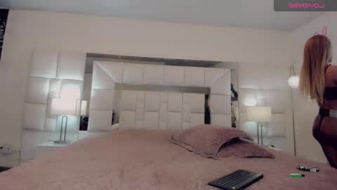 Snapshot of gisele_fox chatting on 03-04-25, 08:05 Gisel online show from 03-04-25, 08:05