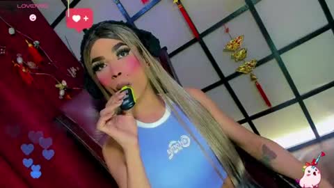 Snapshot of gisele_fox chatting on 07-22-26, 10:45 Gisel online show from 07-22-26, 10:45