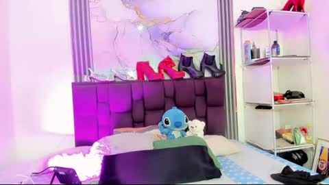 Snapshot of gisele_fox chatting on 07-30-26, 07:24 Gisel online show from 07-30-26, 07:24