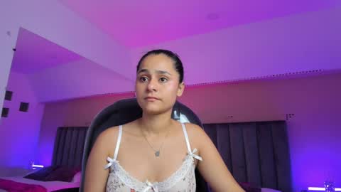 GISELLE ROLDAN online show from 04-06-26, 11:55