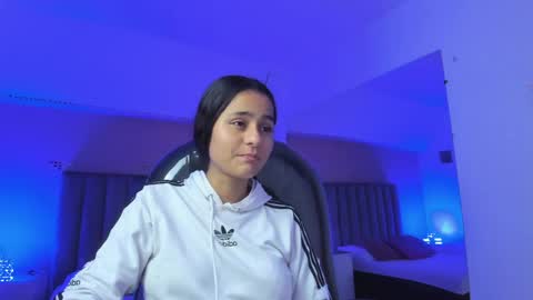 GISELLE ROLDAN online show from 05-21-26, 01:56