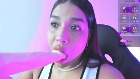 Snapshot of giselle_upp chatting on 09-11-25, 01:28 Giselle online show from 09-11-25, 01:28