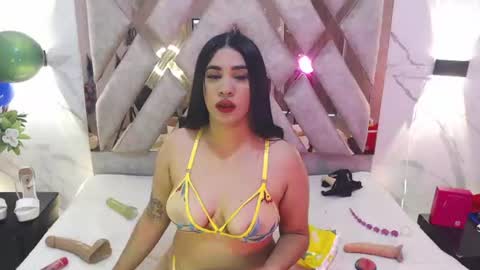 Snapshot of giselslut chatting on 06-23-26, 05:00 giselslut online show from 06-23-26, 05:00