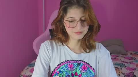 Snapshot of giseselle chatting on 06-08-26, 04:51 giselle online show from 06-08-26, 04:51