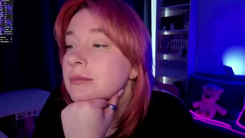 Snapshot of gitera_ chatting on 06-11-26, 02:53 AlexaMillis online show from 06-11-26, 02:53