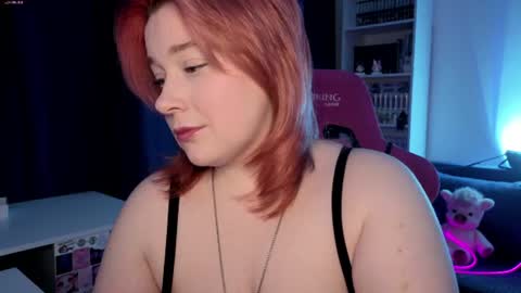 Snapshot of gitera_ chatting on 06-11-26, 09:46 AlexaMillis online show from 06-11-26, 09:46
