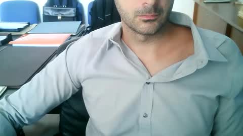 Snapshot of giuseppevai1 chatting on 09-11-25, 09:31 giuseppevai1 online show from 09-11-25, 09:31