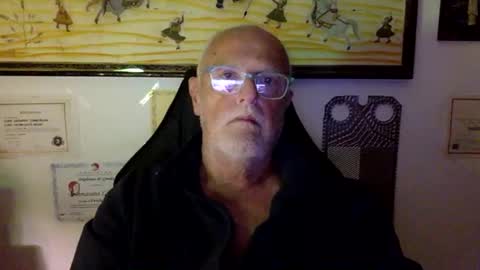 giutomma930394 online show from 04-30-26, 11:42