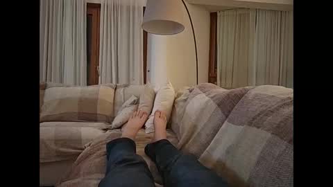 Snapshot of givemefeethung chatting on 11-08-25, 12:22 givemefeethung online show from 11-08-25, 12:22