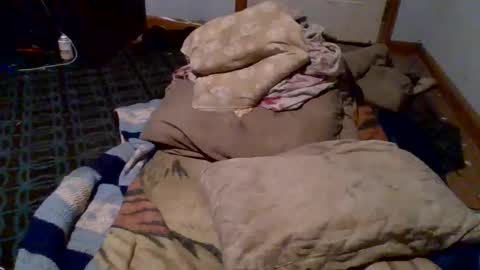 Snapshot of givr6inches chatting on 02-05-25, 10:08 e-Bizl online show from 02-05-25, 10:08