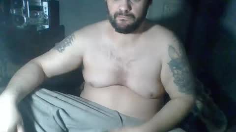 Snapshot of givr6inches chatting on 03-07-25, 12:04 e-Bizl online show from 03-07-25, 12:04