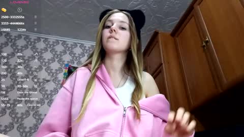 Violetta online show from 03-16-26, 03:56