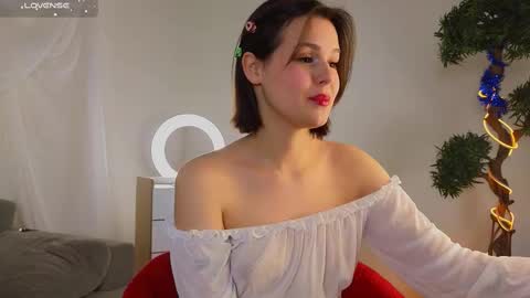 Snapshot of gladysacreman chatting on 02-12-25, 06:40 Michelle online show from 02-12-25, 06:40