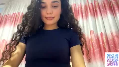 Snapshot of glendarobinson chatting on 07-18-26, 07:01 Elly online show from 07-18-26, 07:01