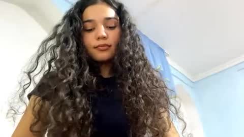 Snapshot of glendarobinson chatting on 07-21-26, 07:00 Elly online show from 07-21-26, 07:00