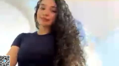 Snapshot of glendarobinson chatting on 07-25-26, 07:06 Elly online show from 07-25-26, 07:06