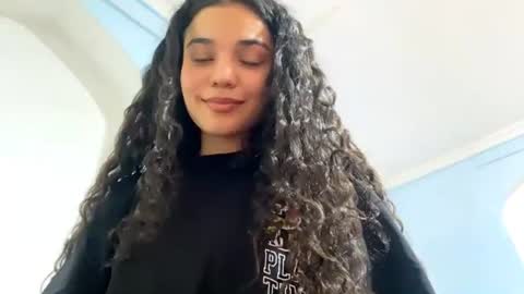 Snapshot of glendarobinson chatting on 07-26-26, 07:04 Elly online show from 07-26-26, 07:04
