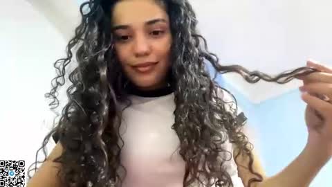 Snapshot of glendarobinson chatting on 07-31-26, 07:08 Elly online show from 07-31-26, 07:08