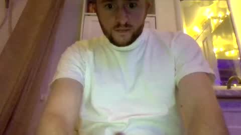 Snapshot of glenjam80 chatting on 01-04-25, 02:25 glenjam80 online show from 01-04-25, 02:25