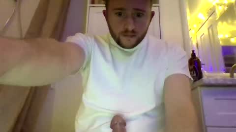 Snapshot of glenjam80 chatting on 01-31-25, 09:59 glenjam80 online show from 01-31-25, 09:59