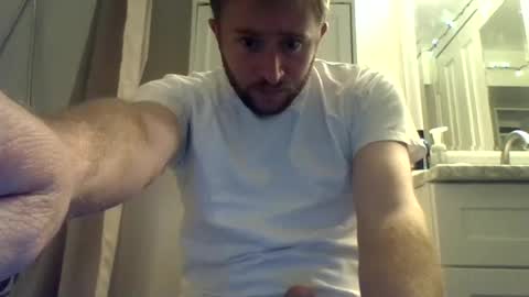 Snapshot of glenjam80 chatting on 09-30-25, 02:05 glenjam80 online show from 09-30-25, 02:05