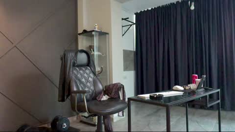 Matthew .. for short call me Matt online show from 12-20-24, 06:50