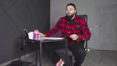 Matthew .. for short call me Matt online show from 11-04-25, 01:59