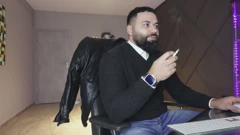 Matthew .. for short call me Matt online show from 02-05-26, 06:34