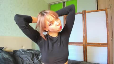Sara online show from 05-12-26, 04:42