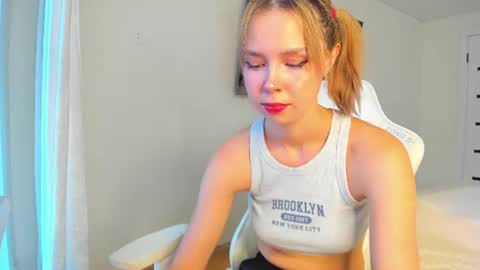 Sara online show from 06-16-26, 04:04