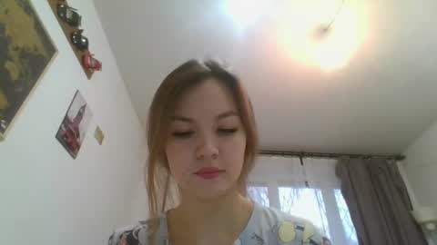 Snapshot of glitter_doll chatting on 01-28-25, 08:47 glitter_doll online show from 01-28-25, 08:47