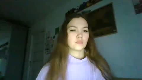 Snapshot of glitter_doll chatting on 02-06-25, 01:43 glitter_doll online show from 02-06-25, 01:43