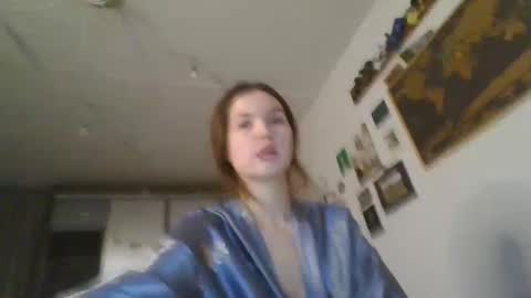 Snapshot of glitter_doll chatting on 02-25-25, 02:44 glitter_doll online show from 02-25-25, 02:44