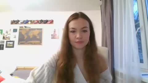 Snapshot of glitter_doll chatting on 03-01-25, 02:44 glitter_doll online show from 03-01-25, 02:44