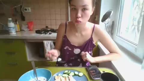 Snapshot of glitter_doll chatting on 03-06-25, 10:09 glitter_doll online show from 03-06-25, 10:09
