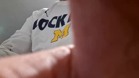 glizzy4u online show from 04-12-26, 01:49