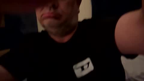 Snapshot of gllen9999 chatting on 11-07-25, 07:47 gllen9999 online show from 11-07-25, 07:47