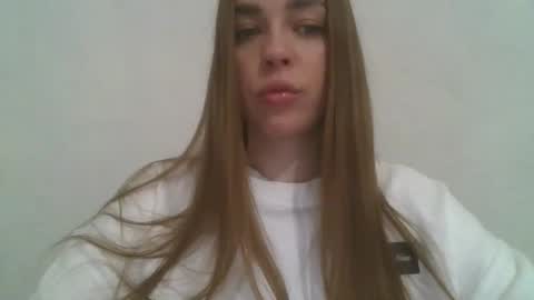 Snapshot of gloria954807 chatting on 03-19-26, 05:28 gloria954807 online show from 03-19-26, 05:28