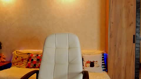 Gloria Wood online show from 02-16-25, 11:37