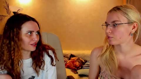 Gloria Wood online show from 03-12-25, 06:44