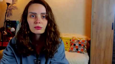 Gloria Wood online show from 09-30-25, 05:40