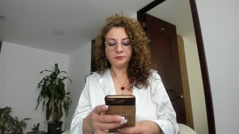 Snapshot of gloriacrespo chatting on 03-03-25, 05:50 gloriacrespo online show from 03-03-25, 05:50