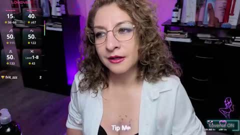 Snapshot of gloriacrespo chatting on 09-18-25, 10:01 gloriacrespo online show from 09-18-25, 10:01